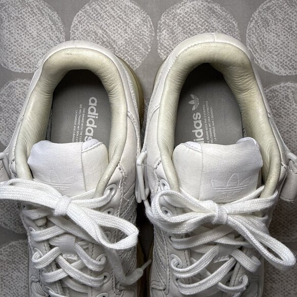 adidas Triple Platforum Low Women's Crystal White GZ8644 Sz 4.5 - Picture 7 of 16